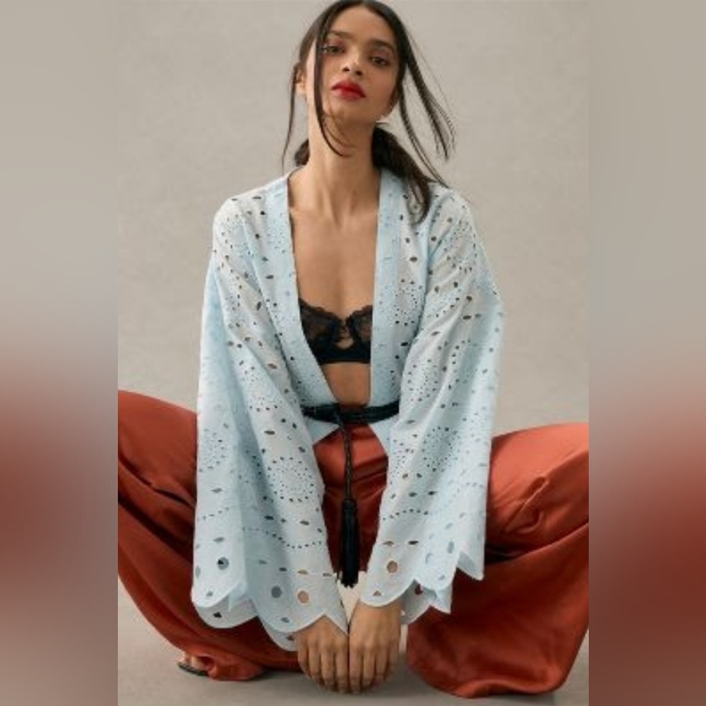 Anthropologie Maeve cropped eyelet kimono